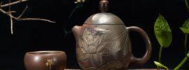 traditional Chinese tea pot and cup